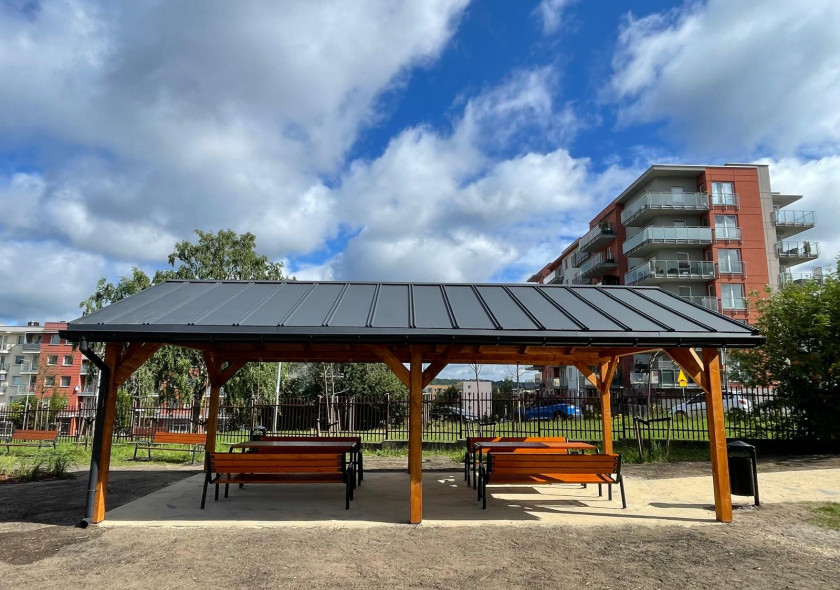 Wykonanie strefy rekreacyjnej w formie terenu sensoryczno-edukacyjnego